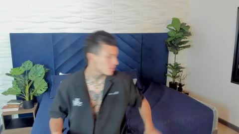 Snapshot of mrjustin_ chatting on 4, 10, 2025 mrjustin_ online show from 4, 10, 2025