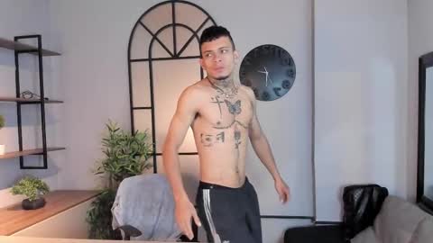 Snapshot of mrjustin_ chatting on 20, 10, 2025 mrjustin_ online show from 20, 10, 2025