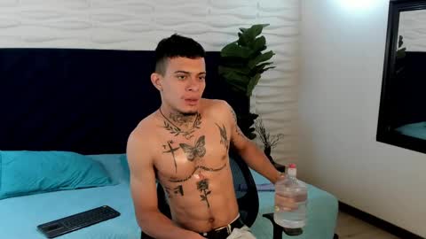 Snapshot of mrjustin_ chatting on 22, 10, 2025 mrjustin_ online show from 22, 10, 2025