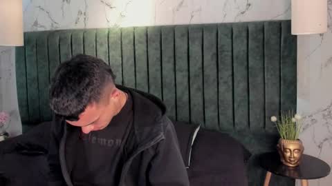 Snapshot of mrjustin_ chatting on 9, 11, 2025 mrjustin_ online show from 9, 11, 2025