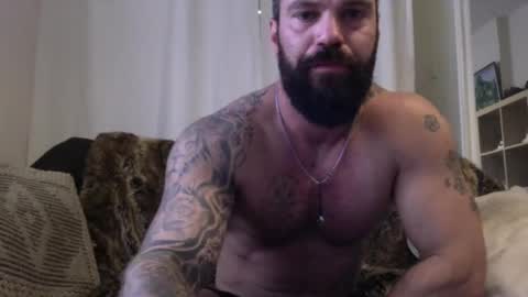 Snapshot of mrmsnow chatting on 25, 10, 2025 Mr Snow online show from 25, 10, 2025