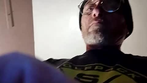 Snapshot of mrnmrsfucks4u2 chatting on 10, 1, 2025 Mrnmrsfucks4u2 online show from 10, 1, 2025