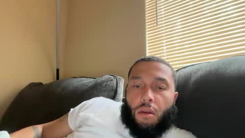 Snapshot of mrnuts24 chatting on 15, 11, 2025 mrnuts24 online show from 15, 11, 2025