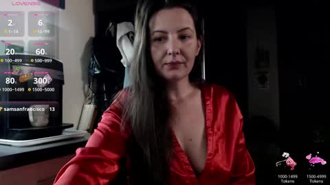 Snapshot of mrs__le chatting on 28, 9, 2025 Lara online show from 28, 9, 2025