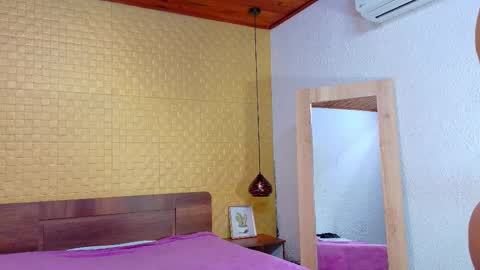 Snapshot of mrs_buttocks chatting on 5, 3, 2025 mrs_buttocks online show from 5, 3, 2025