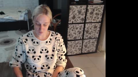 Snapshot of mrsluck chatting on 9, 6, 2026 Sasha online show from 9, 6, 2026