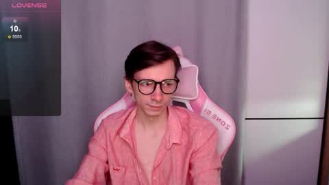 Snapshot of mrv1rginvibes chatting on 16, 12, 2025 Shy Boy online show from 16, 12, 2025