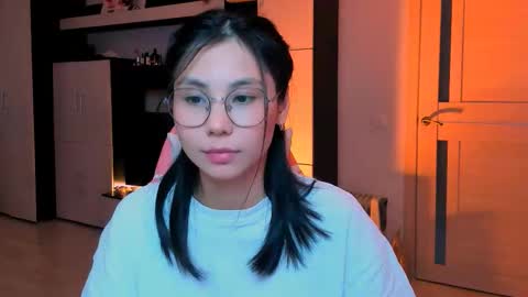 ms_emily_ online show from 5, 11, 2025