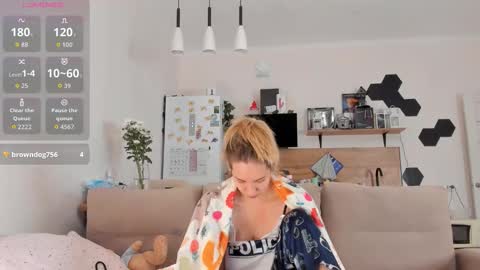 Snapshot of ms_foryou chatting on 11, 10, 2025 Ms ForYOU online show from 11, 10, 2025