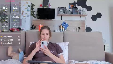 Snapshot of ms_foryou chatting on 27, 10, 2025 Ms ForYOU online show from 27, 10, 2025