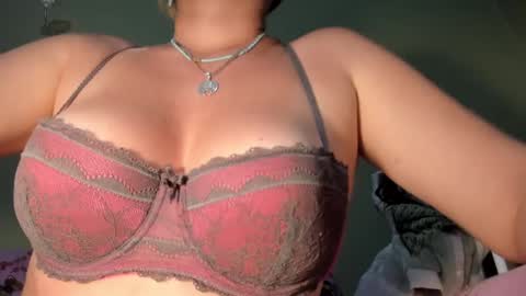 Snapshot of mspurrfectlove chatting on 19, 1, 2025 MsPurrfectLove online show from 19, 1, 2025