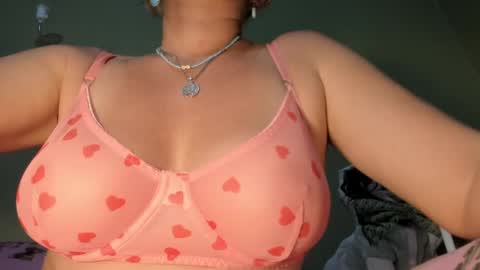 Snapshot of mspurrfectlove chatting on 4, 2, 2025 MsPurrfectLove online show from 4, 2, 2025