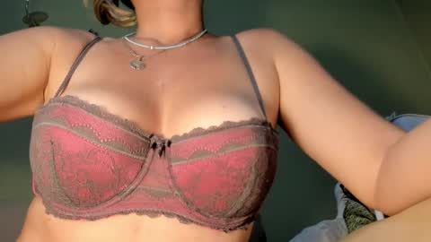 Snapshot of mspurrfectlove chatting on 20, 2, 2025 MsPurrfectLove online show from 20, 2, 2025