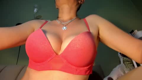 Snapshot of mspurrfectlove chatting on 13, 9, 2025 MsPurrfectLove online show from 13, 9, 2025