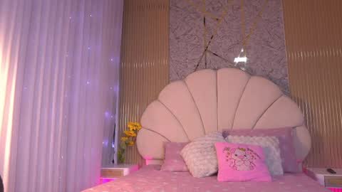 Manuela  online show from 17, 5, 2026