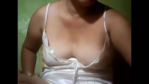 Snapshot of muffy_bunny chatting on 8, 2, 2025 muffy_bunny online show from 8, 2, 2025