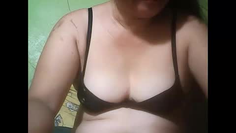 Snapshot of muffy_bunny chatting on 10, 9, 2025 muffy_bunny online show from 10, 9, 2025