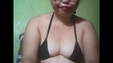 Snapshot of muffy_bunny chatting on 15, 9, 2025 muffy_bunny online show from 15, 9, 2025