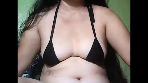 Snapshot of muffy_bunny chatting on 23, 10, 2025 muffy_bunny online show from 23, 10, 2025