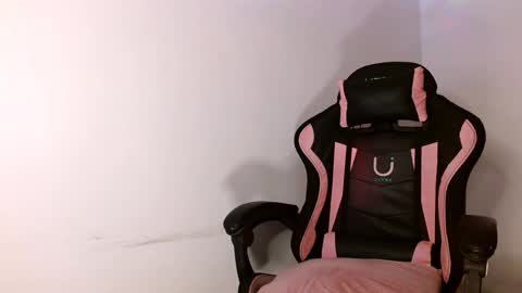Snapshot of muladefuego chatting on 11, 10, 2025 yuli online show from 11, 10, 2025