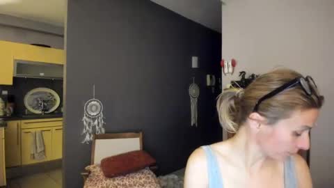 LOVELY JULIA  Peter DAY online show from 30, 1, 2025