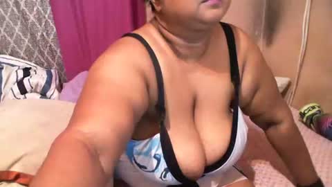 Snapshot of munniegalz1 chatting on 2, 3, 2025 your angel online show from 2, 3, 2025