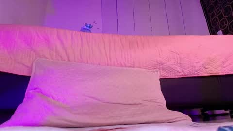 Snapshot of muriel_belovv chatting on 8, 3, 2025 Tell me Sofi online show from 8, 3, 2025