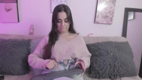 Snapshot of muriell_69 chatting on 27, 11, 2025 muriell_69 online show from 27, 11, 2025