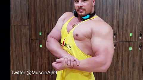 Snapshot of muscleaj69 chatting on 6, 12, 2024 AJ online show from 6, 12, 2024