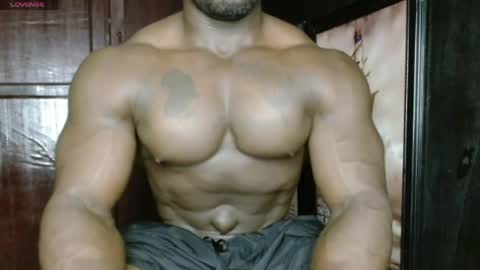 musclegod23 online show from 14, 4, 2026
