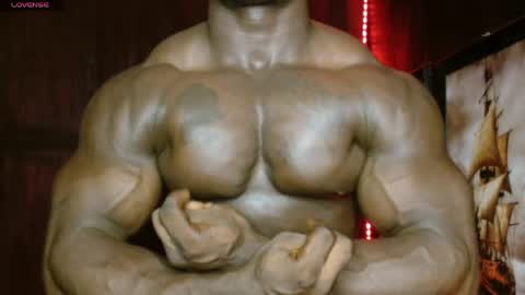 Snapshot of musclegodsammy23 chatting on 28, 4, 2026 musclegod23 online show from 28, 4, 2026