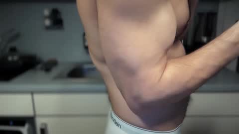 musclehair3 online show from 5, 2, 2025