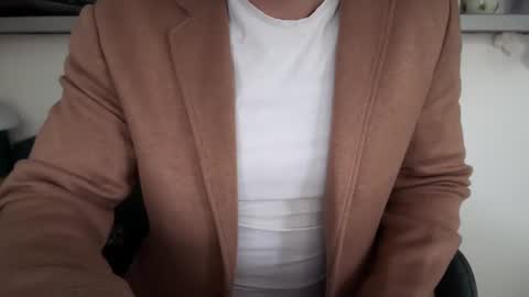 musclehair3 online show from 6, 2, 2025