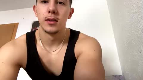 musclejunge72 online show from 30, 12, 2024