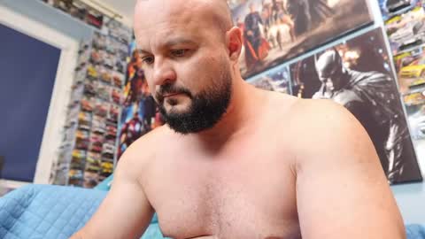 Snapshot of muscular_bear chatting on 18, 5, 2026 Chris online show from 18, 5, 2026