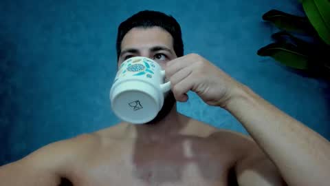 Snapshot of muscularmaster chatting on 5, 10, 2025 muscularmaster onlyfans online show from 5, 10, 2025