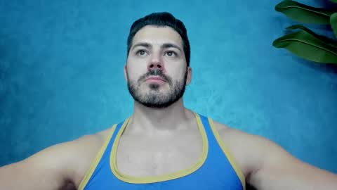 Snapshot of muscularmaster chatting on 29, 10, 2025 muscularmaster onlyfans online show from 29, 10, 2025