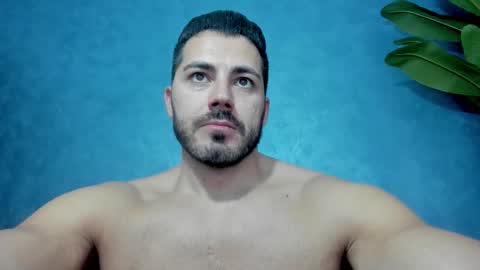 Snapshot of muscularmaster chatting on 12, 11, 2025 muscularmaster onlyfans online show from 12, 11, 2025