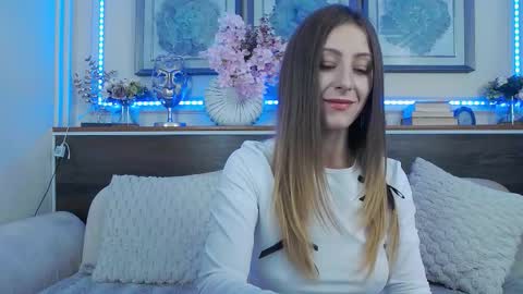 Luna  online show from 18, 9, 2025