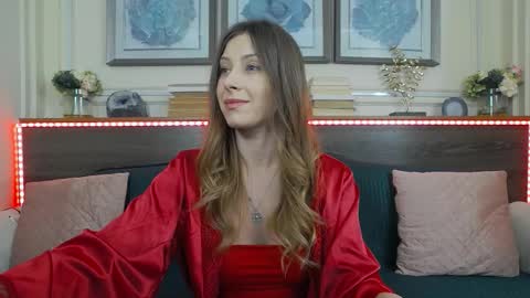 Luna  online show from 9, 2, 2026