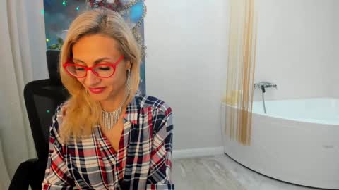 Snapshot of museofstage chatting on 10, 1, 2025 Diana online show from 10, 1, 2025