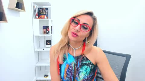 Snapshot of museofstage chatting on 26, 1, 2025 Diana online show from 26, 1, 2025