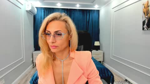 Snapshot of museofstage chatting on 5, 2, 2025 Diana online show from 5, 2, 2025