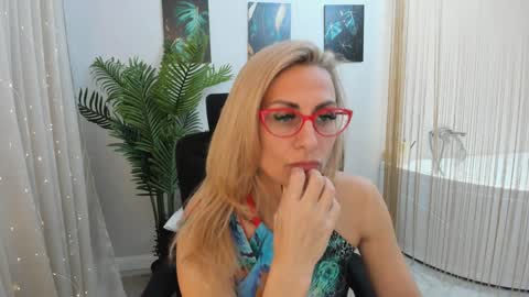 Snapshot of museofstage chatting on 6, 2, 2025 Diana online show from 6, 2, 2025