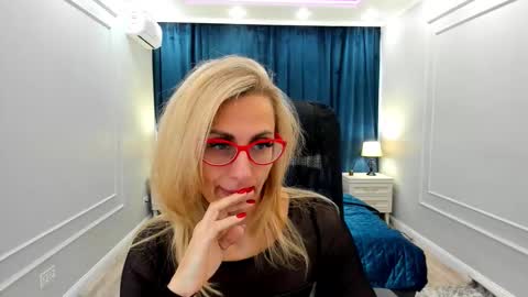 Snapshot of museofstage chatting on 9, 2, 2025 Diana online show from 9, 2, 2025