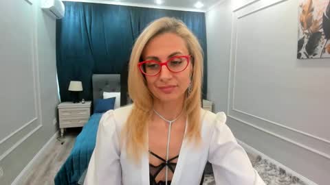 Snapshot of museofstage chatting on 26, 2, 2025 Diana online show from 26, 2, 2025