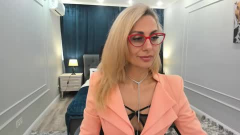 Snapshot of museofstage chatting on 3, 3, 2025 Diana online show from 3, 3, 2025