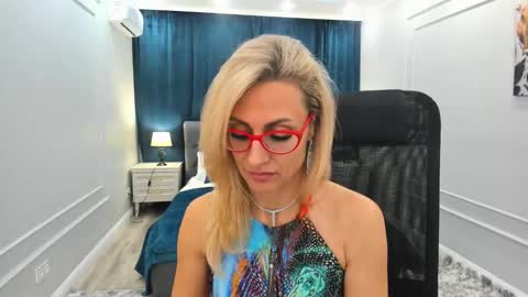 Snapshot of museofstage chatting on 3, 3, 2025 Diana online show from 3, 3, 2025