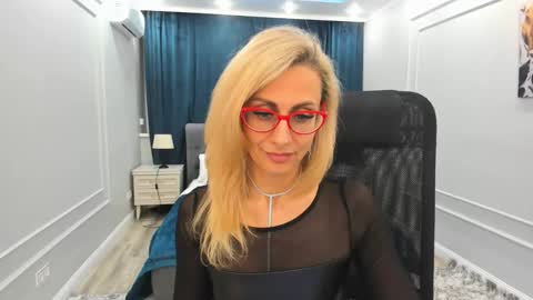 Snapshot of museofstage chatting on 3, 3, 2025 Diana online show from 3, 3, 2025