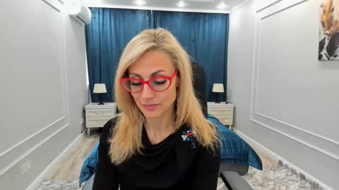 Snapshot of museofstage chatting on 12, 3, 2025 Diana online show from 12, 3, 2025